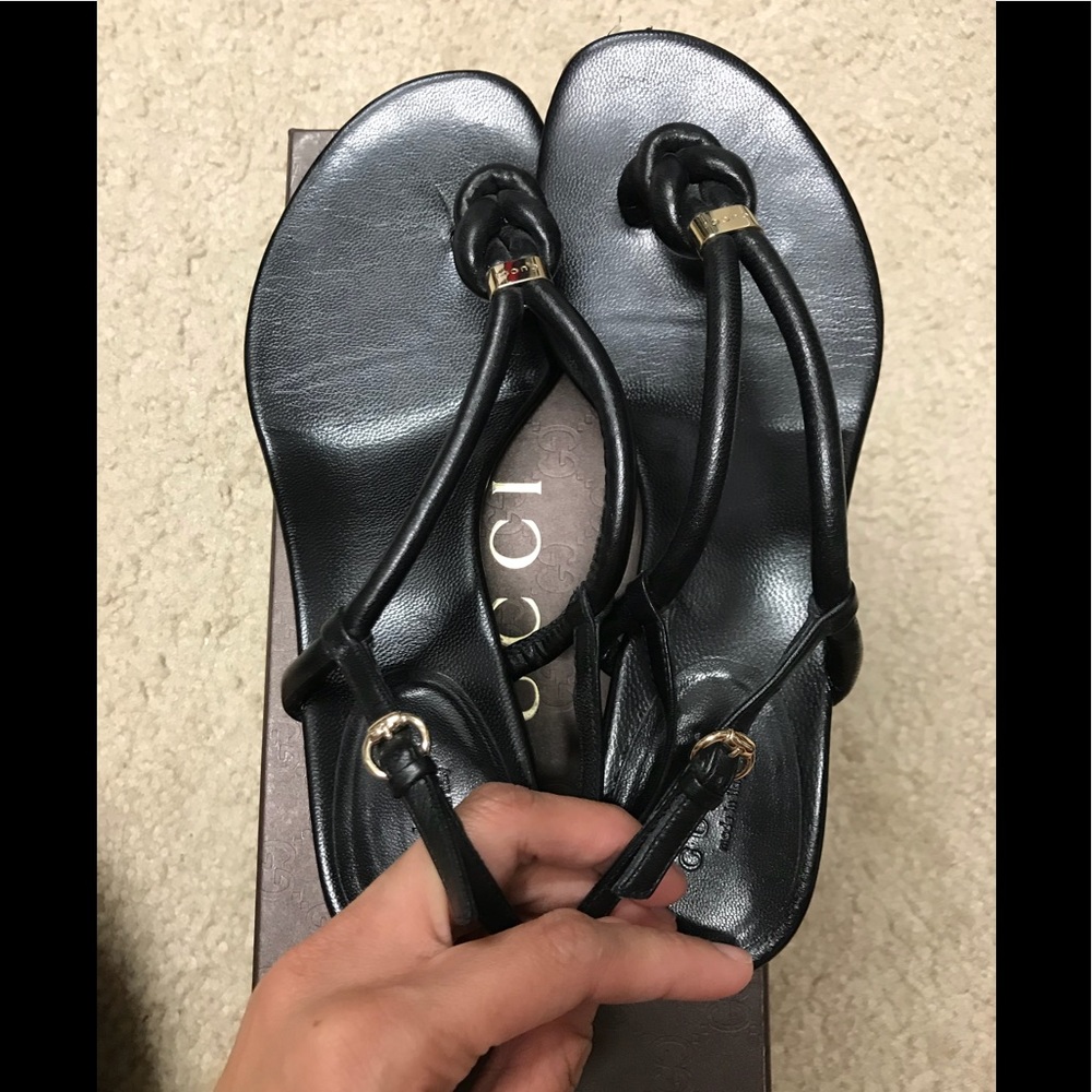 ❌SOLD❌💯 Authentic GUCCI strappy sandals in black - Picture 1 of 7